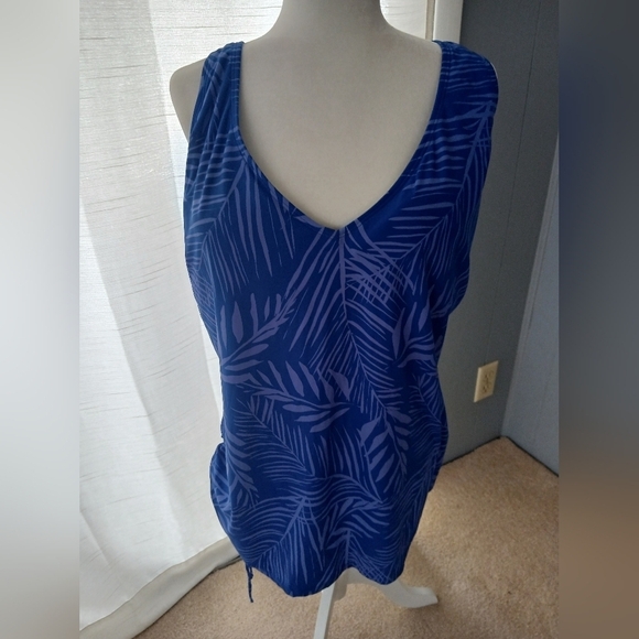 Sonnet Shores Other - SONNET SHORES Blue Palm Tankini Top Adjustabke Straps sz 24W.  NWT.   FL
